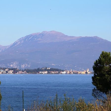 Antico Borgo Apartment Desenzano del Garda Bagian luar foto