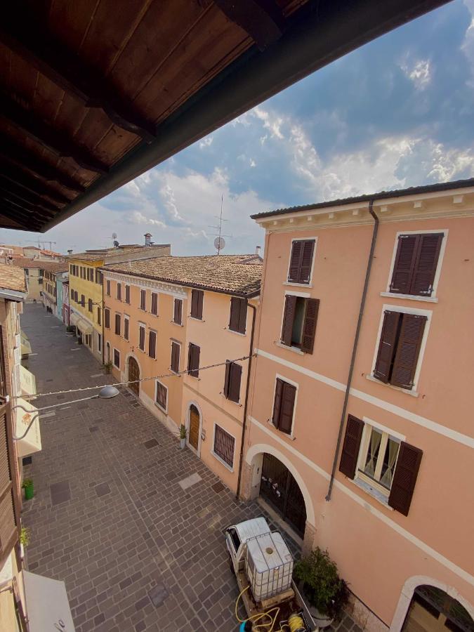 Antico Borgo Apartment Desenzano del Garda Bagian luar foto