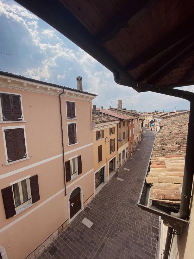 Antico Borgo Apartment Desenzano del Garda Bagian luar foto