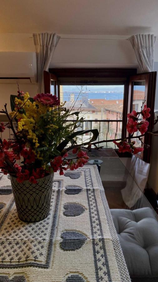 Antico Borgo Apartment Desenzano del Garda Bagian luar foto