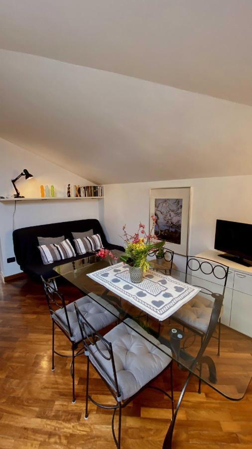 Antico Borgo Apartment Desenzano del Garda Bagian luar foto