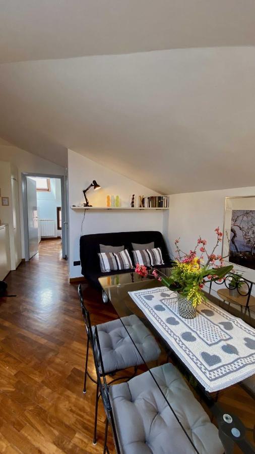 Antico Borgo Apartment Desenzano del Garda Bagian luar foto