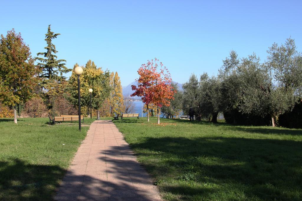 Antico Borgo Apartment Desenzano del Garda Ruang foto